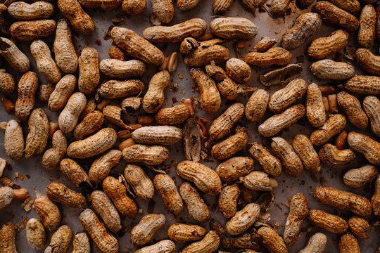 Fresh roasted peanuts on table