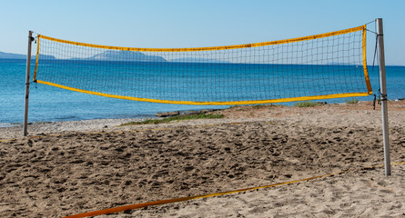 Beachvolleyballfeld am Strand von der Insel Kos Griechenland