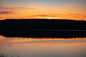Obraz premium Sunset over the lake
