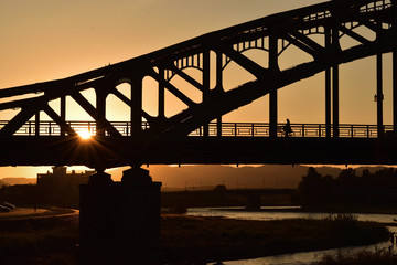 Fototapeta premium 旭橋の夕陽