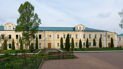 Fototapeta na wymiar Cell building in St. Nicholas monastery in Pereslavl Zalessky