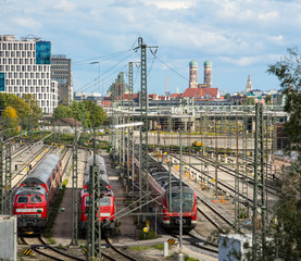 Fototapeta na wymiar S-Bahn / Öffentlicher Nahverkehr in München: Stammstrecke