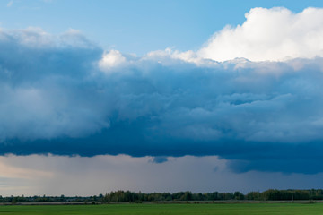 Obraz premium Autumn storm clouds in the evening sky