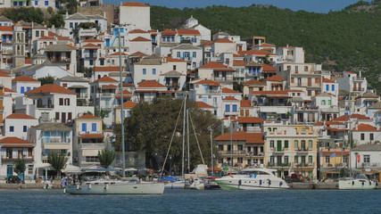 Fototapeta na wymiar Skopelos harbor in Greece