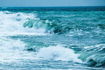 Fototapeta premium powerful ocean waves breaking natural background