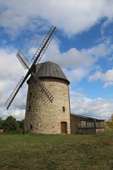 Fototapeta na wymiar Windmühle Weddersleben bei Thale Harz