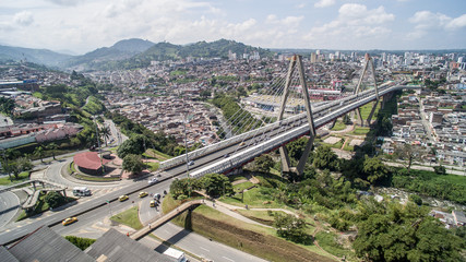 Vista aérea Viaducto César Gaviria Trujillo en la ciudad de Pereira Risaralda