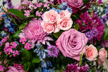 Arreglos florales y decoración para mesa y obsequios 