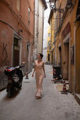 Obraz na płótnie Canvas Wunderbare Frau in Italien Pisa
