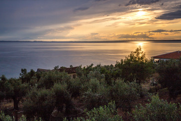 Fototapeta na wymiar Sonnenuntergang über der Ägäis in Chalkidiki in Griechenland