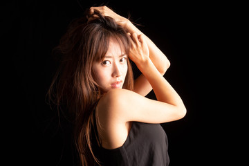 Obraz premium 黒いドレスを着た女性