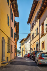 Fototapeta na wymiar Montopoli in Val d'Arno narrow street architecture. Tuscany, Itaky.