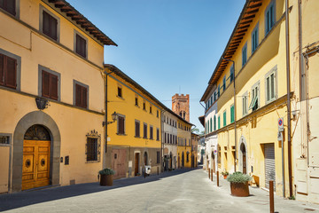 Fototapeta na wymiar Montopoli in Val d'Arno narrow street architecture. Tuscany, Itaky.