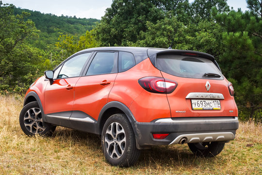  Rear view of Renault Kaptur