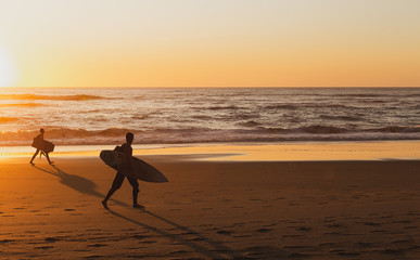 retour de plage sur la cote sauvage 