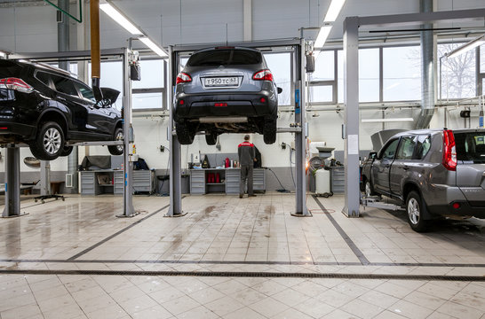 Inside In The Auto Repair Service Station Nissan Of The Official Dealer Nissan