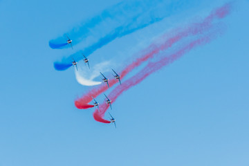 Démonstration des 9 alphajets de la patrouille de France