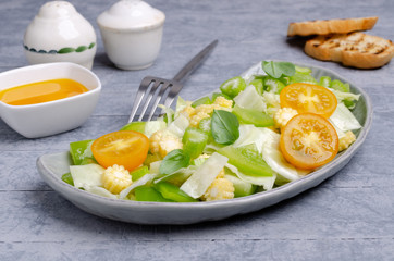Salad of raw vegetables