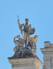 Statue am Monumento a Vittorio Emanuele II