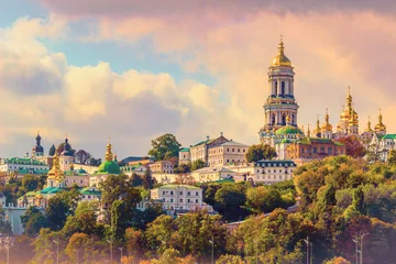 Fotobehang Kiev, Oekraïne. Koepels van het Pechersk Lavra-klooster en de panoramische stad van de rivier de Dnjepr © Shcherbyna
