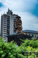 A statue of the first crowned Oba of Lagos, Oba Ado.