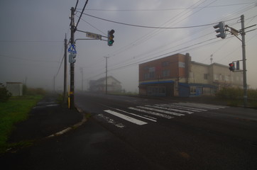 霧の町と信号機