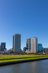 Fototapeta premium 横浜のタワーマンション街_ヨコハマポートサイド地区