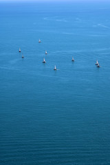 Regata di nove barche a vela