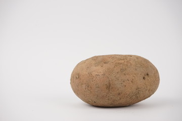 Fototapeta na wymiar potato on white background