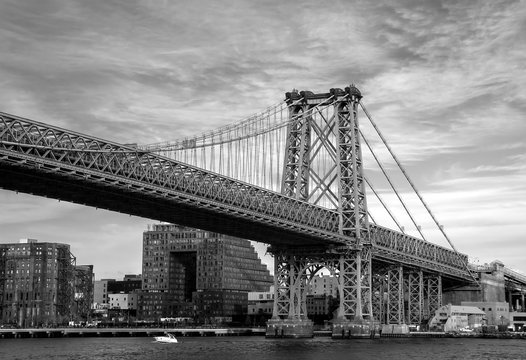 Manhattan Bridge © Janice