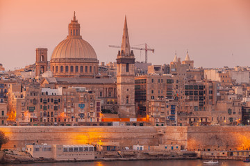 Obraz premium Valletta, Malta. Coastal cityscape