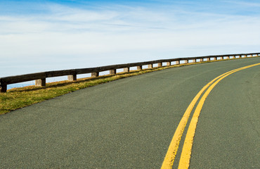 Fototapeta premium Curve in road on Skyline Drive in Shenandoah National Park, Virginia