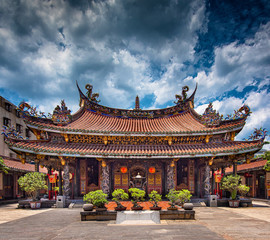 Naklejka premium Longshan Temple in Taipei