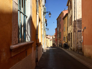 Fototapeta na wymiar Street at Hyères