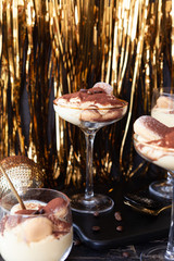 Festliche Tiramisu im Glas