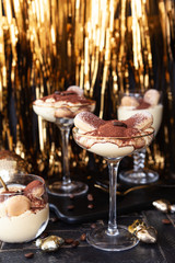 Festliche Tiramisu im Glas