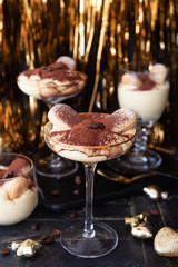 Festliche Tiramisu im Glas