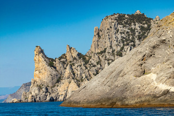 Fototapeta na wymiar Die Felsen der Bucht die Neue Welt in Krim