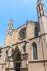 Fototapeta na wymiar The Santa Maria del Mar church, in the Ribera district of Barcelona, built between 1329 and 1383, as an outstanding example of Catalan Gothic. Barcelona, Spain