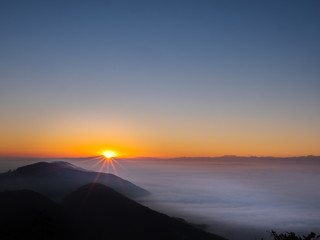 Sonnenaufgang über Nebelmeer