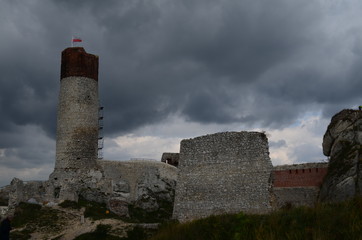 Zamek we wsi Olsztyn, Szlak Orlich Gniazd, powiat częstochowski, Polska