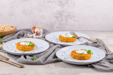 Grilled veggie burgers with chickpeas and vegetables