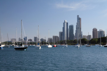 Fototapeta na wymiar Chicago skyscrapers from the lake with boats