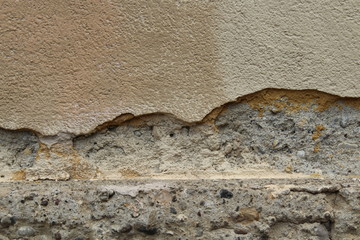 Crepa sul muro per umidità di risalita