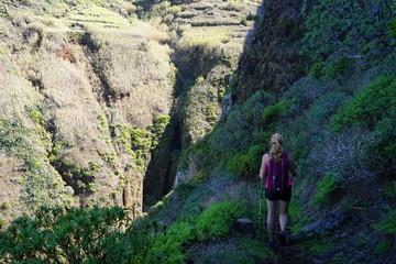 Naklejka premium long way down