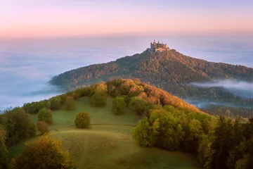 Burg Hohenzollern im Nebel, Baden-Württemberg, Deutschland © Roland Abel