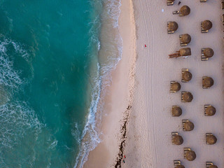 Fototapeta na wymiar Vista zenital Playa Mar Caribe