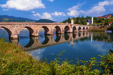 Fototapeta na wymiar The Drina Bridge (Mehmed Pasa Sokolovic Bridge) in Visegrad (Bosnia and Herzegovina)