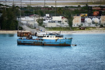 Ship Run a ground