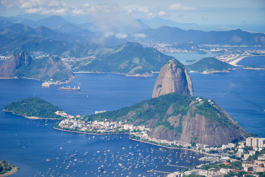 Brazil, Rio de Janeiro, view to the city with Sugarloaf Mountain